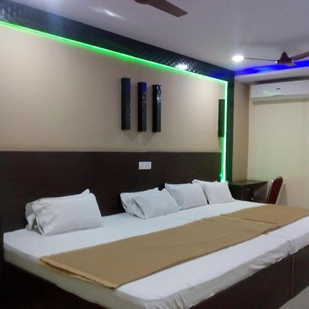Divya Lodge Haydarabad Dış mekan fotoğraf