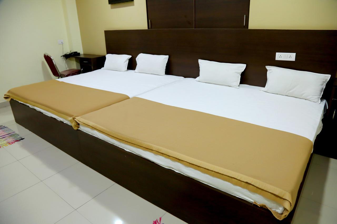 Divya Lodge Haydarabad Dış mekan fotoğraf