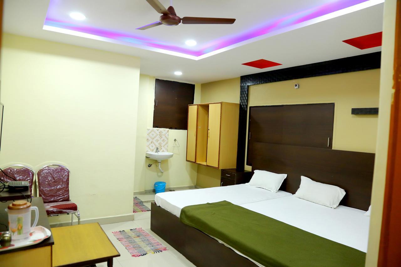 Divya Lodge Haydarabad Dış mekan fotoğraf