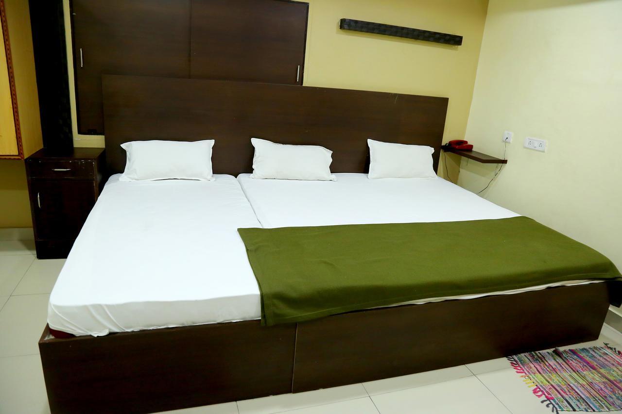 Divya Lodge Haydarabad Dış mekan fotoğraf