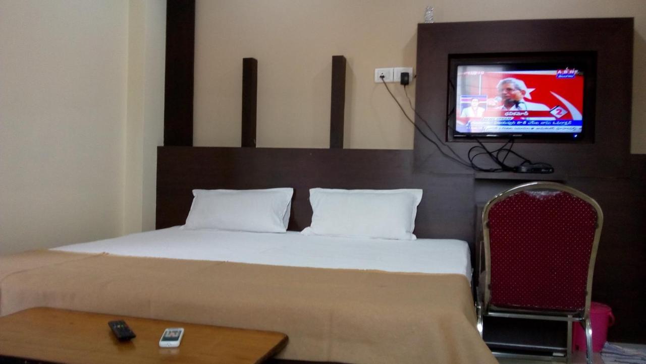 Divya Lodge Haydarabad Dış mekan fotoğraf